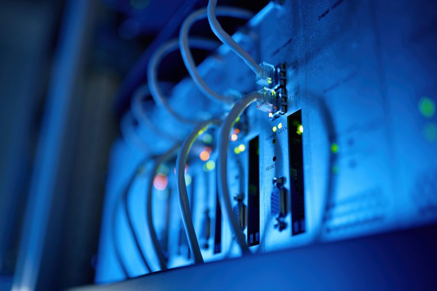 Fibre broadband cabling in a network cabinet